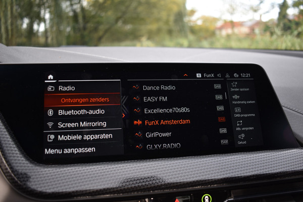 BMW 1-serie 118IA 140PK AUT. BUSINESS SPORT-LINE NAVI/LED/CAMERA/CARPLAY