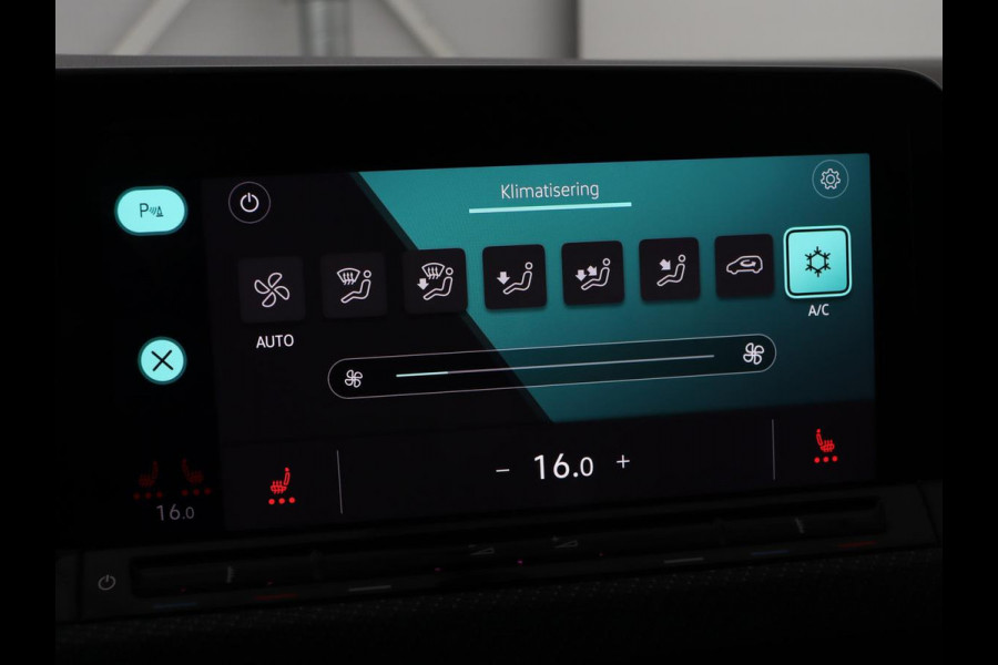 Volkswagen Golf 1.5 eTSI R-Line | Stoel & stuurverwarming | Camera | Sportstoelen | Sfeerverlichting | Digital Cockpit | Carplay | Adaptive cruise | Full LED