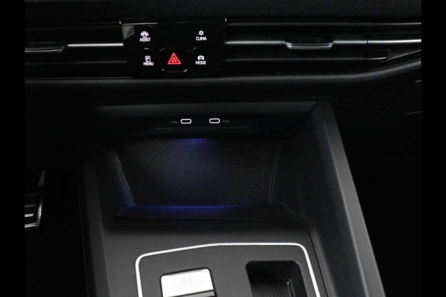 Volkswagen Golf 1.5 eTSI R-Line | Stoel & stuurverwarming | Camera | Sportstoelen | Sfeerverlichting | Digital Cockpit | Carplay | Adaptive cruise | Full LED