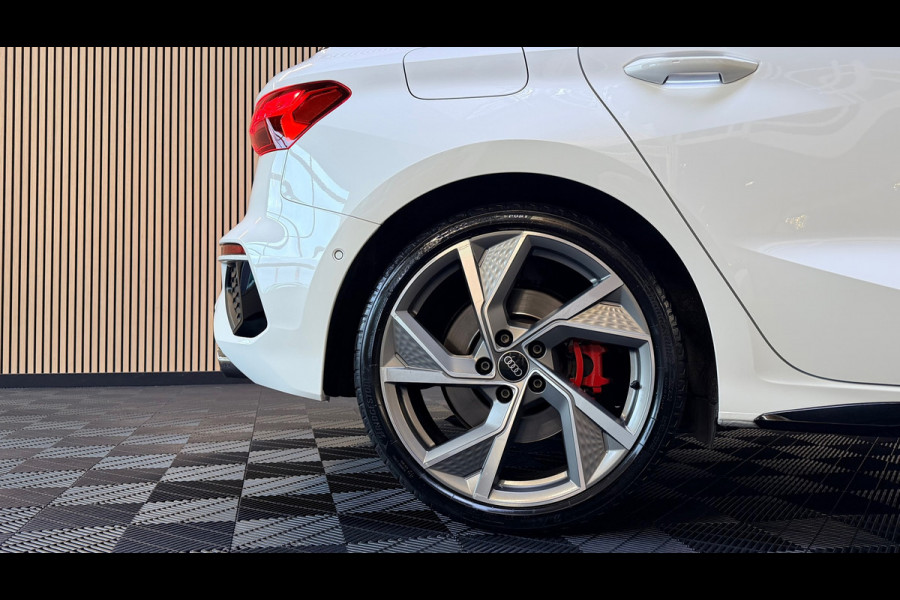 Audi S3 Sportback 2.0 TFSI S3 quattro Edition One Panoramadak/Sfeerverlichting/Carplay/ACC/Stoelverwarming/Dealeronderhouden/310PK