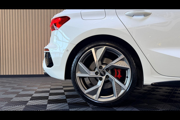 Audi S3 Sportback 2.0 TFSI S3 quattro Edition One Panoramadak/Sfeerverlichting/Carplay/ACC/Stoelverwarming/Dealeronderhouden/310PK