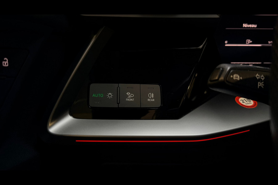 Audi S3 Sportback 2.0 TFSI S3 quattro Edition One Panoramadak/Sfeerverlichting/Carplay/ACC/Stoelverwarming/Dealeronderhouden/310PK