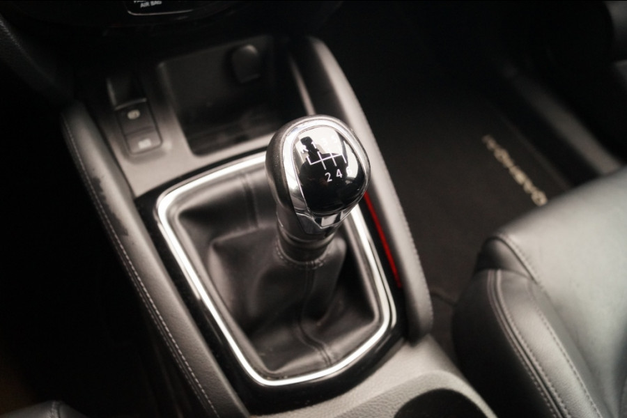 Nissan QASHQAI 1.3 DIG-T 140pk Bussines Edition -NAVI-PANO-ECC-TREKHAAK-