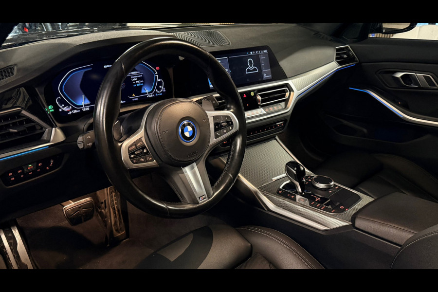 BMW 3 Serie Touring 330e High Executive M-SPORT BTW/PANO/HUD/KEYLESS/SFEERVERLICHTING/CARPLAY/DEALERONDERHOUDEN/BOMVOL!