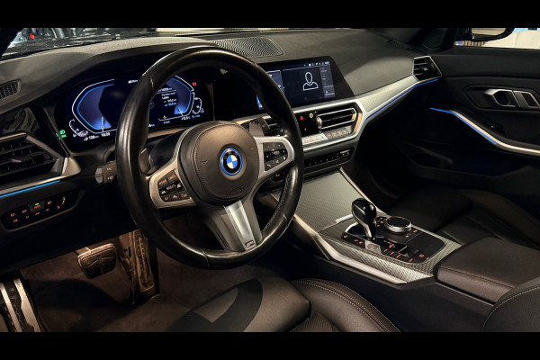 BMW 3 Serie Touring 330e High Executive M-SPORT BTW/PANO/HUD/KEYLESS/SFEERVERLICHTING/CARPLAY/DEALERONDERHOUDEN/BOMVOL!