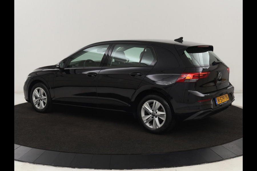 Volkswagen Golf 1.5 eTSI Life | Stoelverwarming | Carplay | Massage | Adaptive cruise | Navigatie | Sfeerverlichting | Parkeerhulp | Full LED | Memory