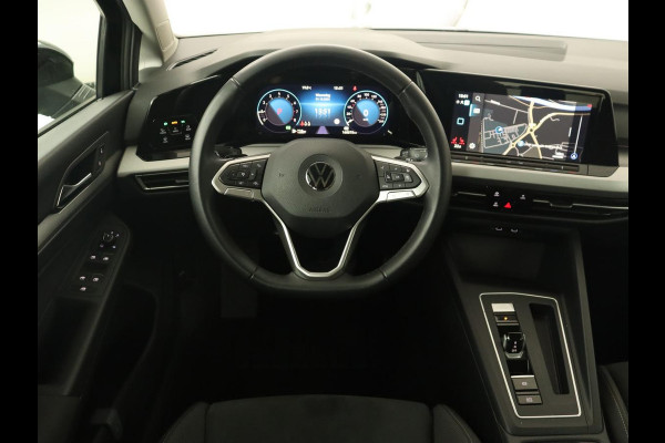 Volkswagen Golf 1.5 eTSI Life | Stoelverwarming | Carplay | Massage | Adaptive cruise | Navigatie | Sfeerverlichting | Parkeerhulp | Full LED | Memory