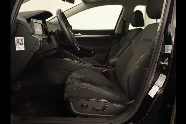 Volkswagen Golf 1.5 eTSI Life | Stoelverwarming | Carplay | Massage | Adaptive cruise | Navigatie | Sfeerverlichting | Parkeerhulp | Full LED | Memory