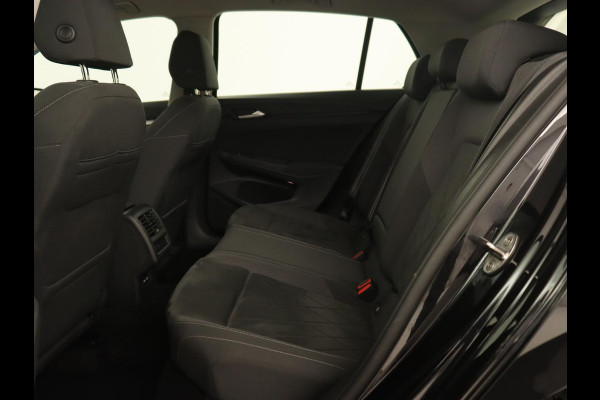 Volkswagen Golf 1.5 eTSI Life | Stoelverwarming | Carplay | Massage | Adaptive cruise | Navigatie | Sfeerverlichting | Parkeerhulp | Full LED | Memory