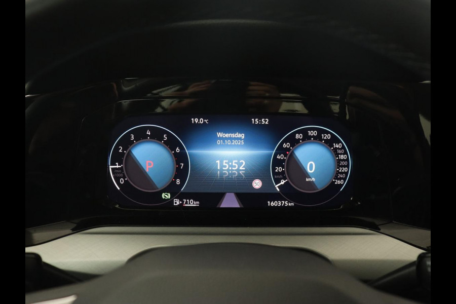 Volkswagen Golf 1.5 eTSI Life | Stoelverwarming | Carplay | Massage | Adaptive cruise | Navigatie | Sfeerverlichting | Parkeerhulp | Full LED | Memory