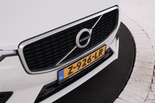 Volvo XC60 2.0 T8 Twin Engine AWD R-Design Luchtvering, Stoelverwarming, Panorama, Apple Carplay,