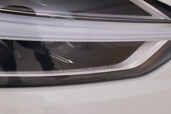 Volvo XC60 2.0 T8 Twin Engine AWD R-Design Luchtvering, Stoelverwarming, Panorama, Apple Carplay,