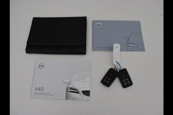 Volvo V40 1.5 T3 Polar+ Sport | Panoramadak | Stoelverwarming | Camera | Full LED | Navigatie | Park Assist | Harman/Kardon | Keyless | R Design