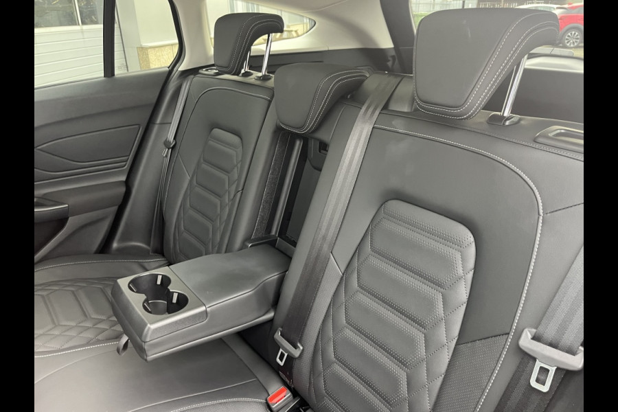 Ford FOCUS Wagon 1.0 EBH Active X 155PK AUTOMAAT! PANODAK! DRIVERPACK!