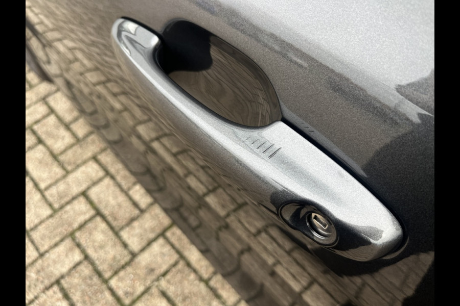 Ford FOCUS Wagon 1.0 EBH Active X 155PK AUTOMAAT! PANODAK! DRIVERPACK!