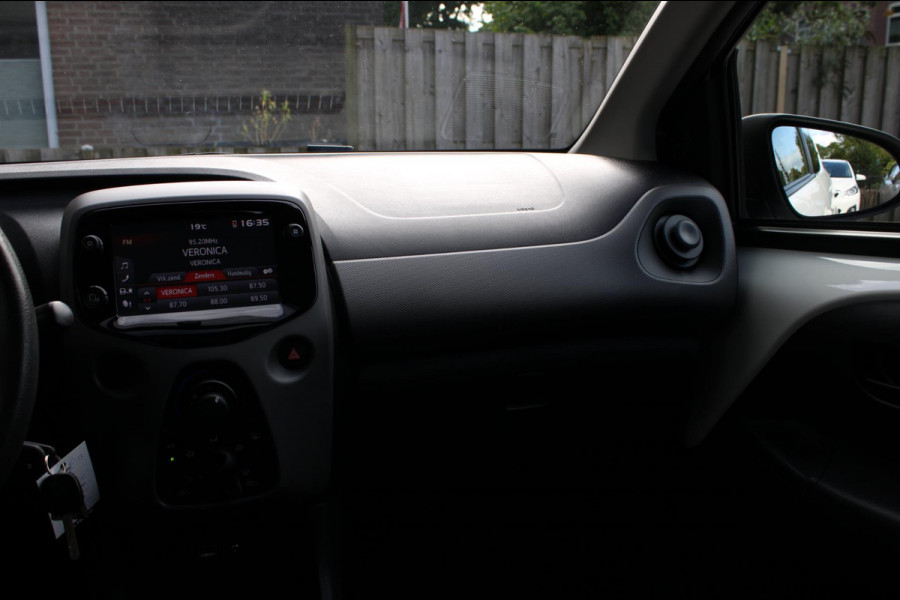 Peugeot 108 1.0 e-VTi Active Airco Camera Carplay Nap