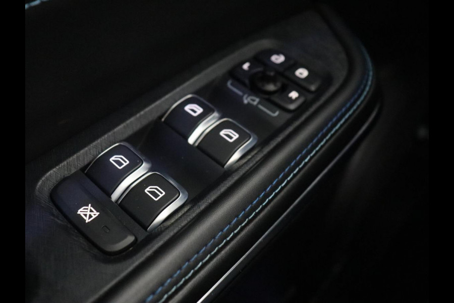 Lynk & Co 01 1.5 Plug In | Panoramadak | Trekhaak | Infinity by Harman | 360 Camera | Adaptive cruise | Stoelverwarming | Carplay | Memory | Full LED | PHEV