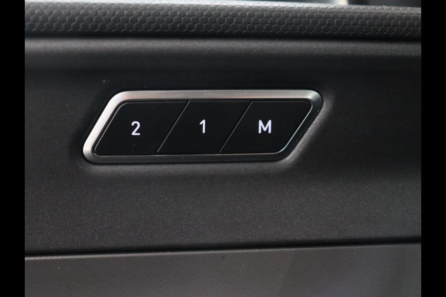 Lynk & Co 01 1.5 Plug In | Panoramadak | Trekhaak | Infinity by Harman | 360 Camera | Adaptive cruise | Stoelverwarming | Carplay | Memory | Full LED | PHEV