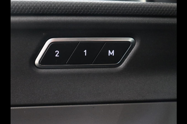 Lynk & Co 01 1.5 Plug In | Panoramadak | Trekhaak | Infinity by Harman | 360 Camera | Adaptive cruise | Stoelverwarming | Carplay | Memory | Full LED | PHEV