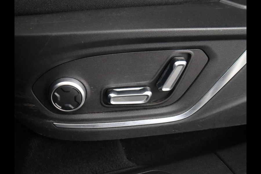 Lynk & Co 01 1.5 Plug In | Panoramadak | Trekhaak | Infinity by Harman | 360 Camera | Adaptive cruise | Stoelverwarming | Carplay | Memory | Full LED | PHEV