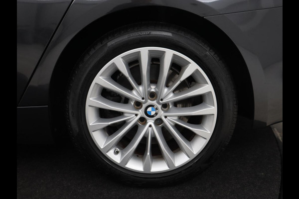 BMW 5 Serie 540i High Executive | 51.800km NAP | Schuifdak | Luxury Line | Leder | 360 Camera | Comfortstoelen | Keyless | Stoelverwarming | Navigatie | Memory | Full LED | Dodehoek detectie | Park Assist