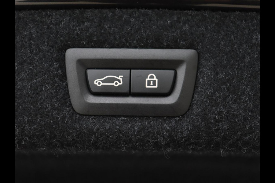 BMW 5 Serie 540i High Executive | 51.800km NAP | Schuifdak | Luxury Line | Leder | 360 Camera | Comfortstoelen | Keyless | Stoelverwarming | Navigatie | Memory | Full LED | Dodehoek detectie | Park Assist