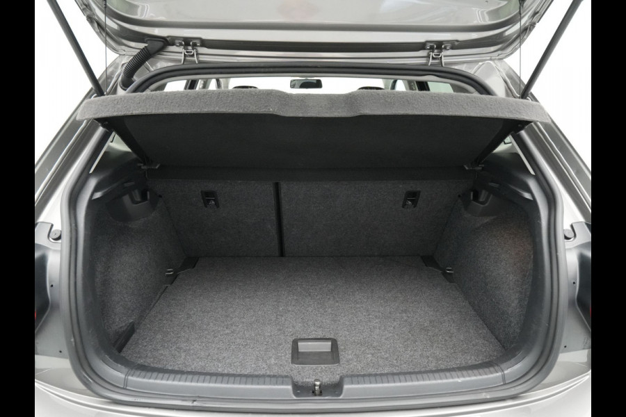 Volkswagen Polo 1.0 TSI 95pk Comfortline Navigatie Carplay Acc Pdc Dab 146