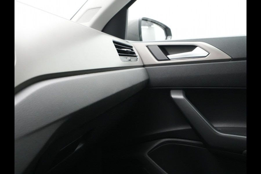 Volkswagen Polo 1.0 TSI 95pk Comfortline Navigatie Carplay Acc Pdc Dab 146