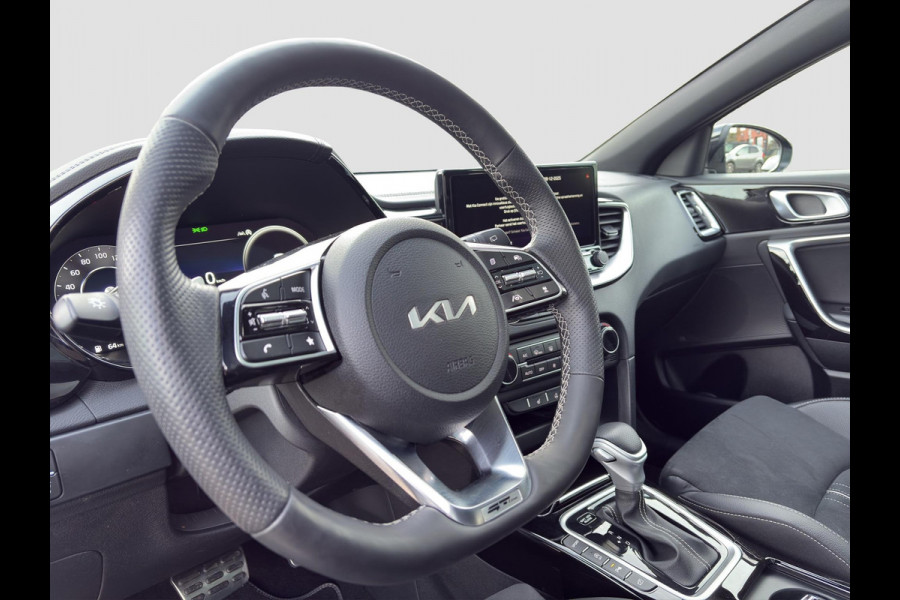 Kia Ceed Sportswagon 1.5 T-GDi GT-PlusLine Automaat | Panoramadak | Leder/Alcantara | Camera | Navi | Stuur-/Stoelverwarming | 18” Velgen | Clima | Key-Less | PDC | Cruise | LED |