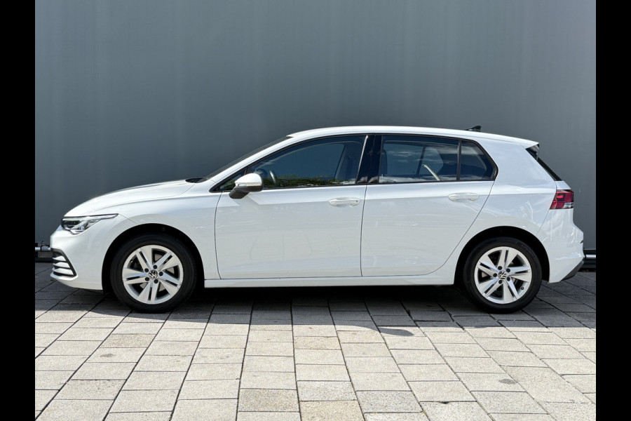 Volkswagen Golf BWJ 2023 | 1.5TSI 131PK Life Bus AUTOMAAT | CLIMA | NAVI | PDC | CRUISE | CAMERA A | STOELVERW |