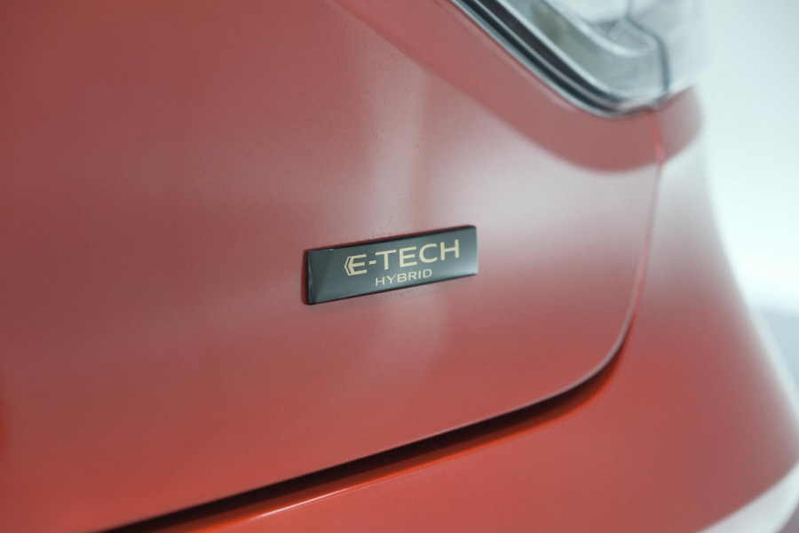 Renault Clio 1.6 E-Tech Full Hybrid 145 techno | 360 Camera | Adaptieve Cruise Control | Dodehoekdetectie | 9.3 Inch Groot Scherm