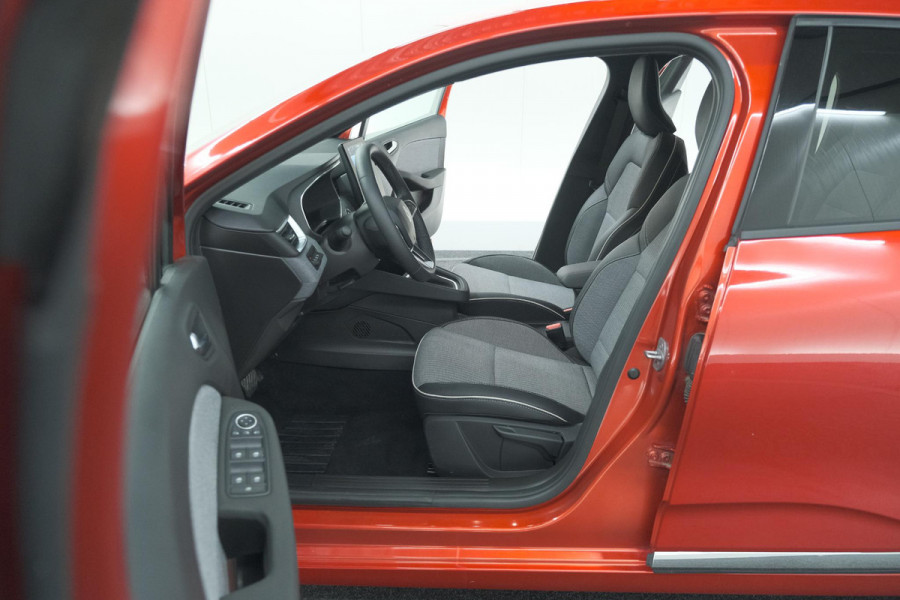 Renault Clio 1.6 E-Tech Full Hybrid 145 techno | 360 Camera | Adaptieve Cruise Control | Dodehoekdetectie | 9.3 Inch Groot Scherm