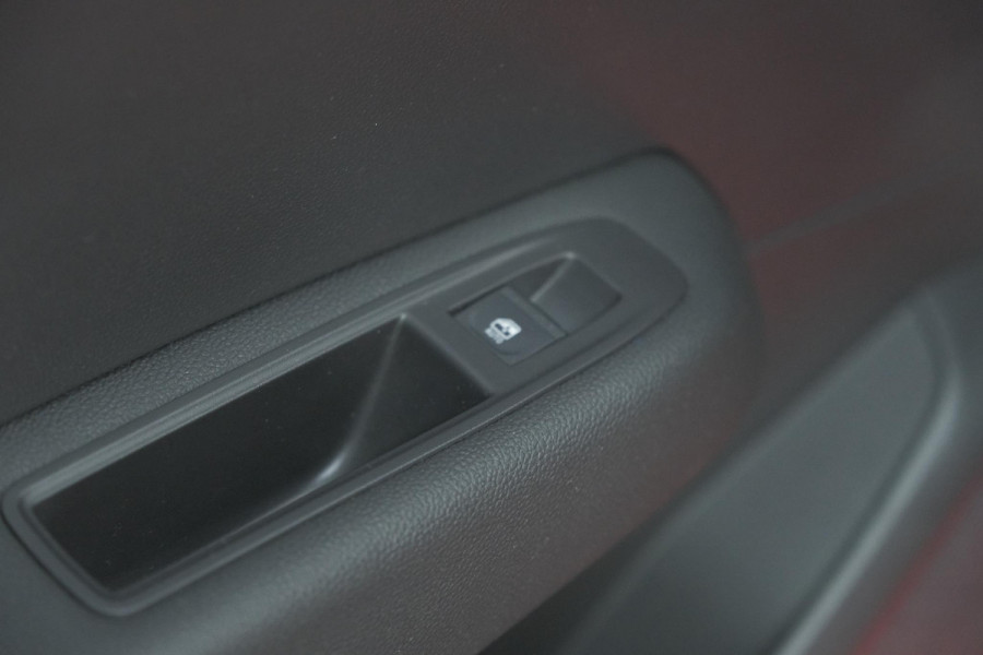 Renault Clio 1.6 E-Tech Full Hybrid 145 techno | 360 Camera | Adaptieve Cruise Control | Dodehoekdetectie | 9.3 Inch Groot Scherm