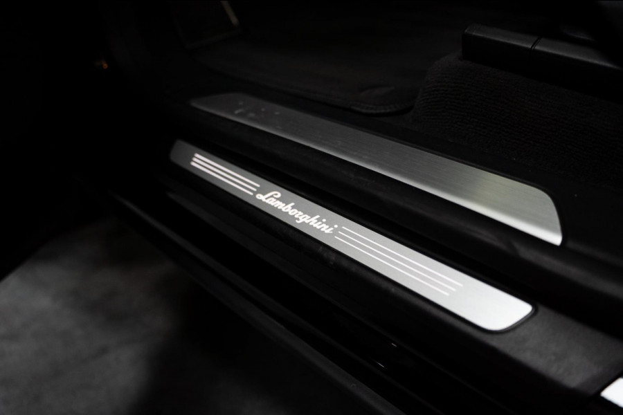 Lamborghini Urus MANSORY|FORGEDCARBON|WIDEBODY|FULLOPTION