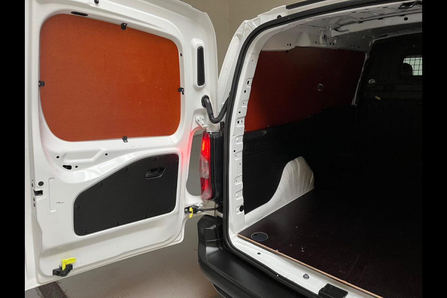 Citroën Berlingo AUTOMAAT-8 1.5 BlueHDI 131PK euro6 Club XL L2H1 3Persoons, Airco CruiseControl Navigatie Trekhaak, RIJKLAARPRIJS
