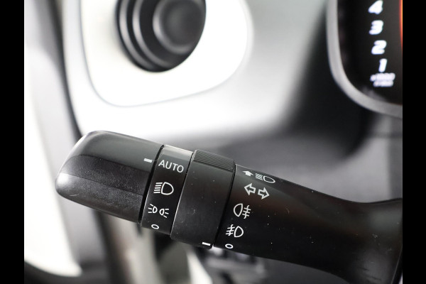 Toyota Aygo 1.0 VVT-i X-Joy | Apple Carplay & AndroidAUTO | Climate Control | 1e eigenaar | Dealer onderhouden