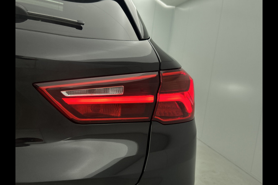 BMW X2 SDrive20i High Executive M-Sport (Dealer OndH, Panorama, StoelV, Navi Pro, Kuipstoelen, Parkeerhulp, Etc)