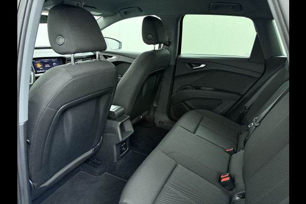 Audi Q4 e-tron 35 Launch Edition LED 20"LM Apple Carplay Android Auto Navi Audi Connect Ecc Audi Phone Box Stoelverwarming Pdc Cruise Control 55kWh Elek.Achterklep Privacy Glas E-sound luidspr v Keyless-Go Origineel Nederlandse Auto