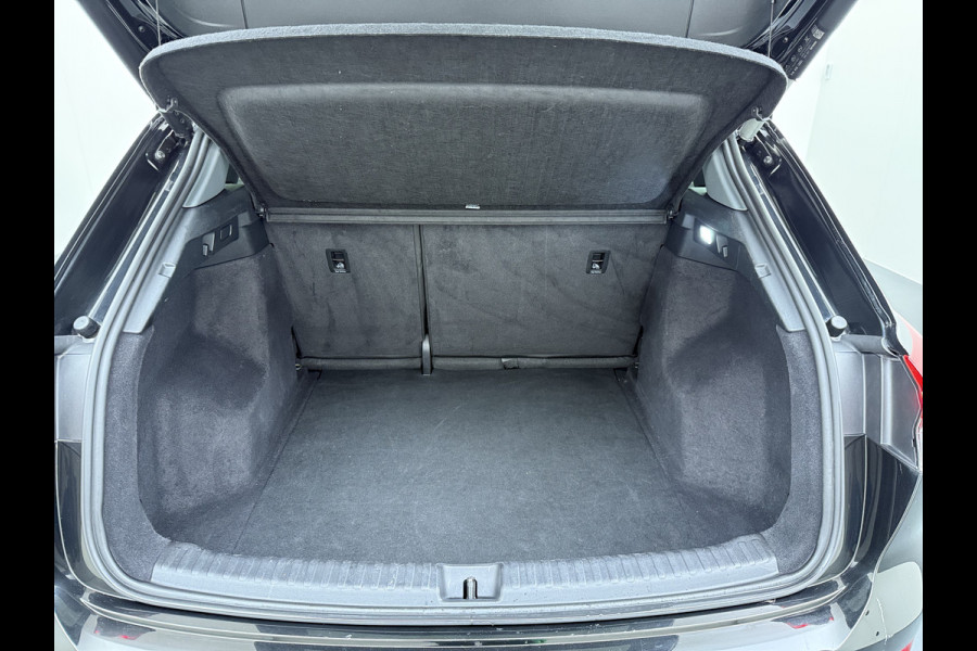 Audi Q4 e-tron 35 Launch Edition LED 20"LM Apple Carplay Android Auto Navi Audi Connect Ecc Audi Phone Box Stoelverwarming Pdc Cruise Control 55kWh Elek.Achterklep Privacy Glas E-sound luidspr v Keyless-Go Origineel Nederlandse Auto