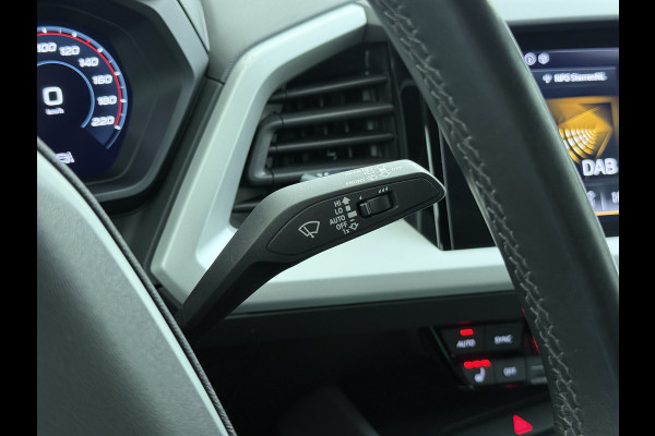 Audi Q4 e-tron 35 Launch Edition LED 20"LM Apple Carplay Android Auto Navi Audi Connect Ecc Audi Phone Box Stoelverwarming Pdc Cruise Control 55kWh Elek.Achterklep Privacy Glas E-sound luidspr v Keyless-Go Origineel Nederlandse Auto