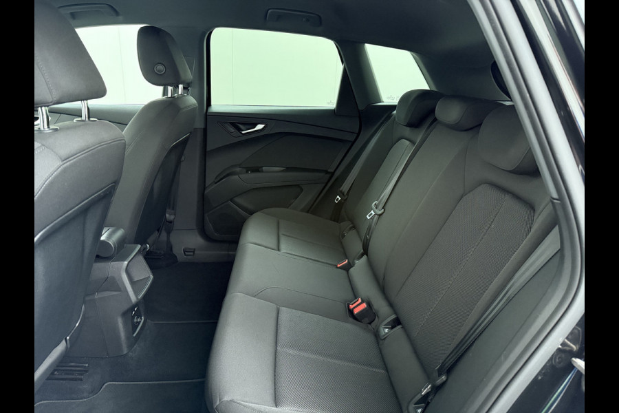 Audi Q4 e-tron 35 Launch Edition LED 20"LM Apple Carplay Android Auto Navi Audi Connect Ecc Audi Phone Box Stoelverwarming Pdc Cruise Control 55kWh Elek.Achterklep Privacy Glas E-sound luidspr v Keyless-Go Origineel Nederlandse Auto