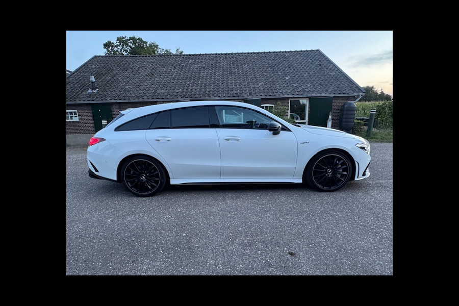 Mercedes-Benz CLA-Klasse Shooting Brake AMG 35 4MATIC Premium Plus PANO NIGHT LEER SFEER LED 51000KM!!!