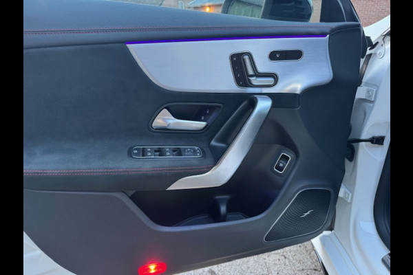 Mercedes-Benz CLA-Klasse Shooting Brake AMG 35 4MATIC Premium Plus PANO NIGHT LEER SFEER LED 51000KM!!!