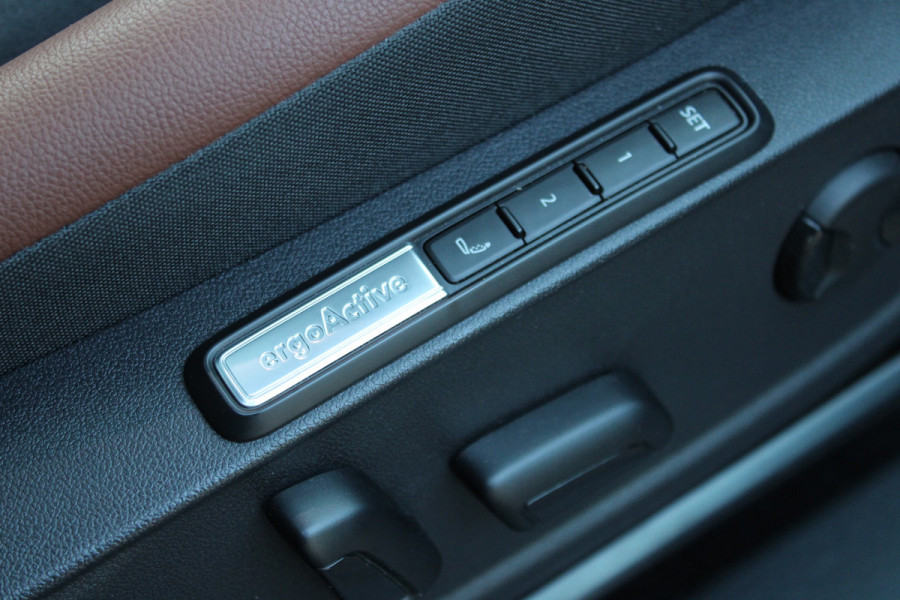 Volkswagen ID.4 Tech 77 kWh SOh 91% PANO CAMERA MASSAGE 126000KM!!!