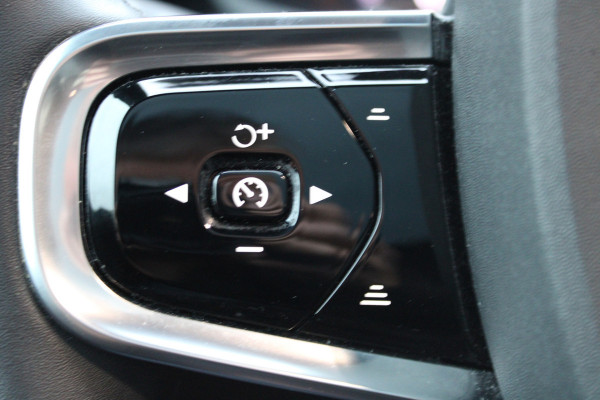 Polestar 2 Long Range Dual Motor Launch Edition 78kWh PANO AUTO PILOT NAVI 300Kw 95000KM!!!