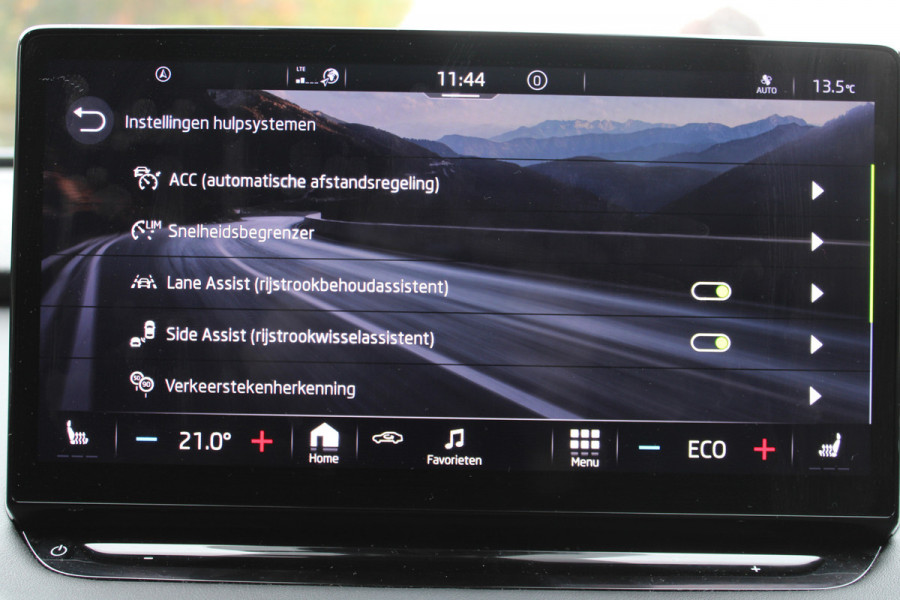 Škoda ENYAQ iV 80 First Edition LEER PANO SOH 93% CRYSTAL LED