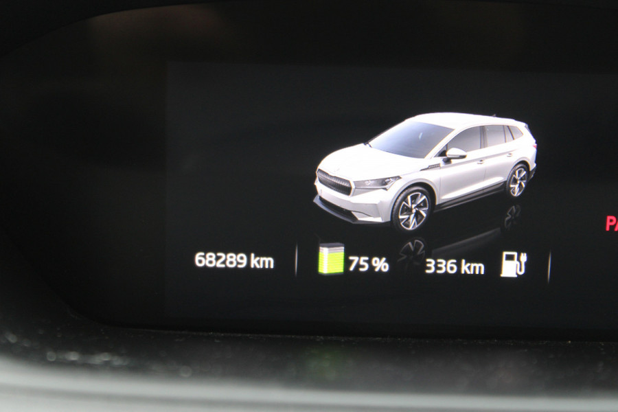 Škoda ENYAQ iV 80 First Edition LEER PANO SOH 93% CRYSTAL LED