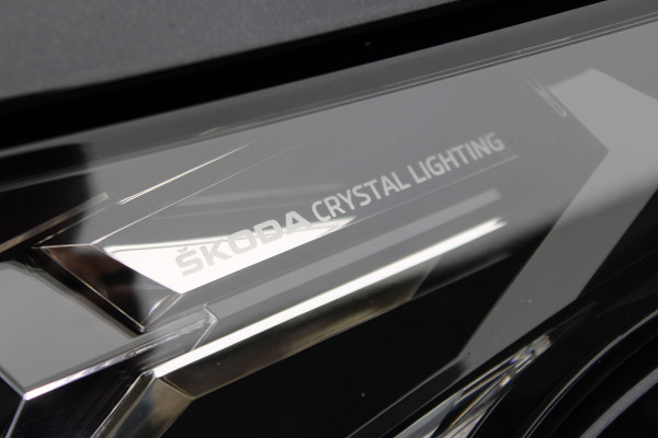 Škoda ENYAQ iV 80 First Edition LEER PANO SOH 93% CRYSTAL LED