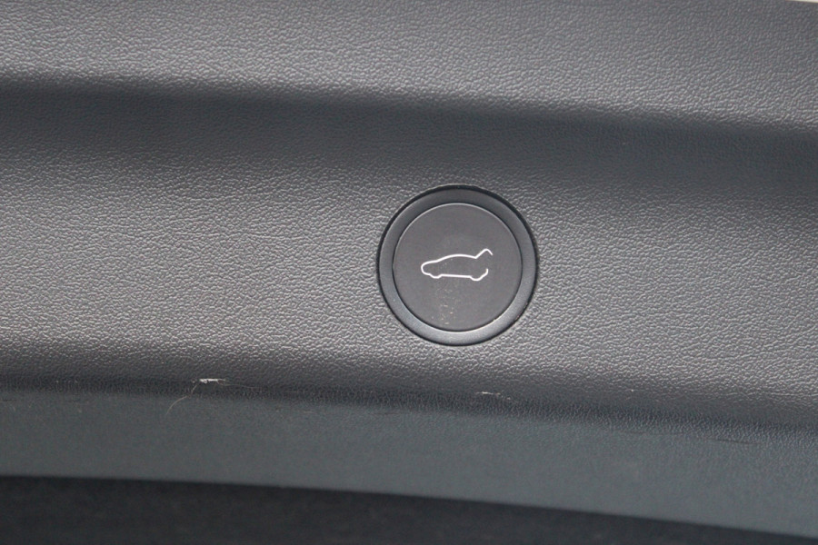 Tesla Model Y Long Range AWD **VERKOCHT!!**