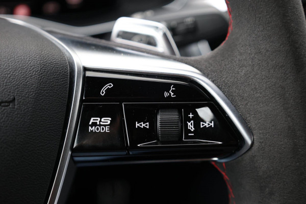 Audi RS7 Sportback 4.0 TFSI quattro 750+PK KERAMISCH/4-WIEL.B/3D B&O/VIRTUAL/SFEER/PANO/22"LMV/360/LINE/ACC/12 MDN GARANTIE!